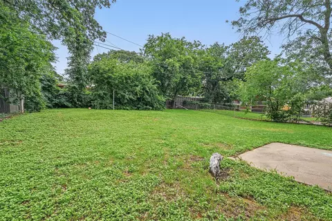 Exterior - 1205 Crane Dr, Euless, TX 76039 photo 2 of 3