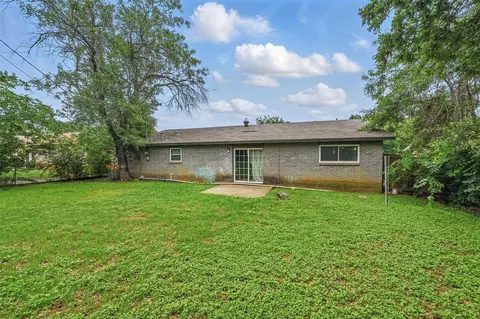 Exterior - 1205 Crane Dr, Euless, TX 76039 photo 3 of 3