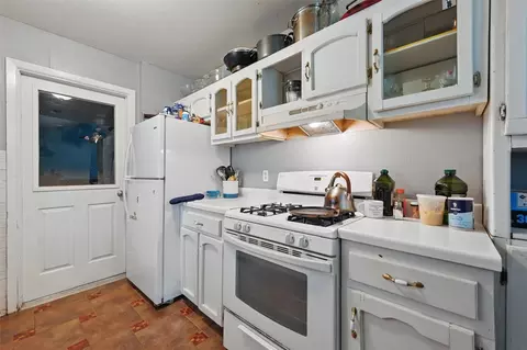 Kitchen - 1205 Crane Dr, Euless, TX 76039 photo 1 of 2