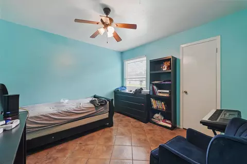 Bedroom - 1205 Crane Dr, Euless, TX 76039 photo 1 of 3