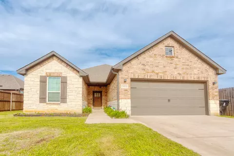 522 N Montague St, Pilot Point, TX 76258