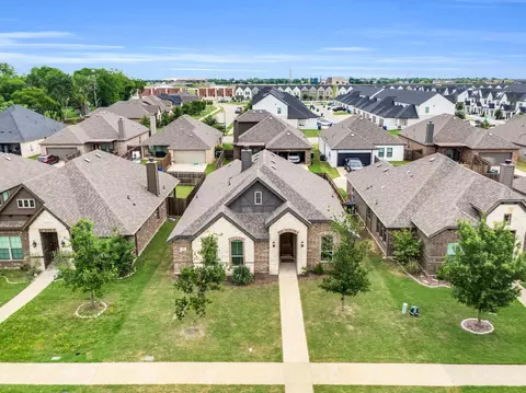 80 River Oaks Blvd, Waxahachie, TX 75165