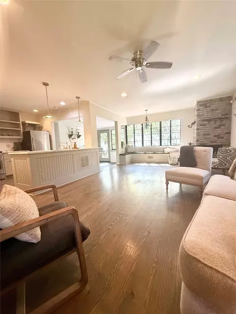 2850 Claudette Ave, Dallas, TX 75211