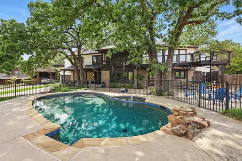 5 Horseshoe Dr, Highland Village, TX 75077