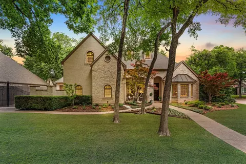 2902 Rivercove Ct, Fort Worth, TX 76116