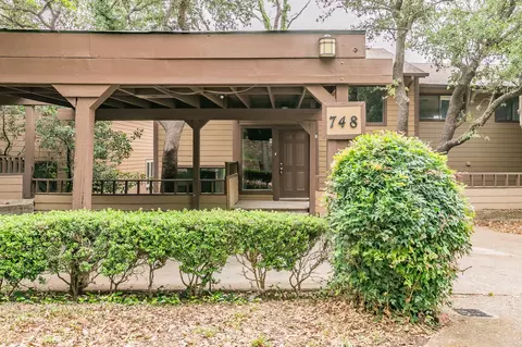 748 Haven Ln, Fort Worth, TX 76112