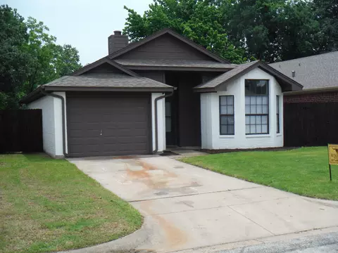 1445 Eastview St, Fort Worth, TX 76134