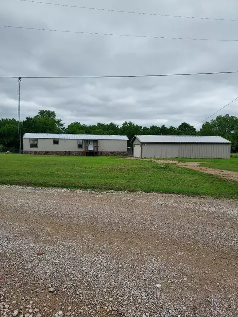 4899 Private Road 1181, Celeste, TX 75423
