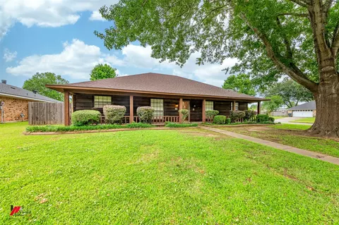 2400 Brookhaven Dr, Bossier City, LA 71111