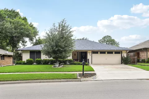 5008 Caliente Dr, Arlington, TX 76017