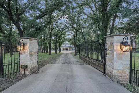 3367 Crawford Dr, Corinth, TX 76210