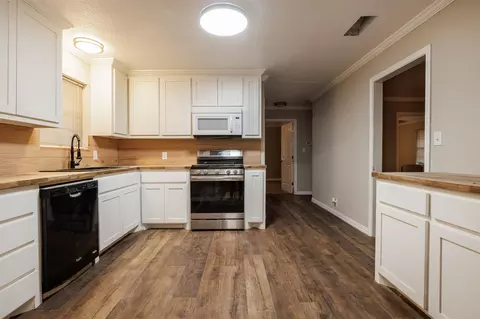 Kitchen - 204 E 2nd St, Quinlan, TX 75474 photo 2 of 3
