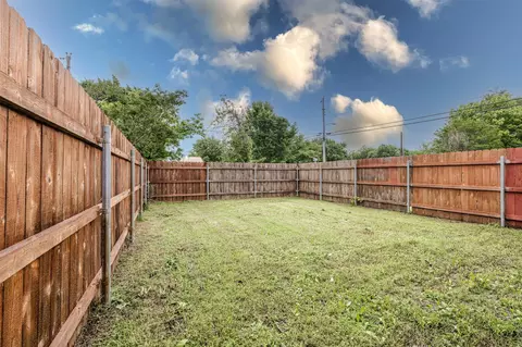 Exterior - 204 E 2nd St, Quinlan, TX 75474 photo 6 of 6