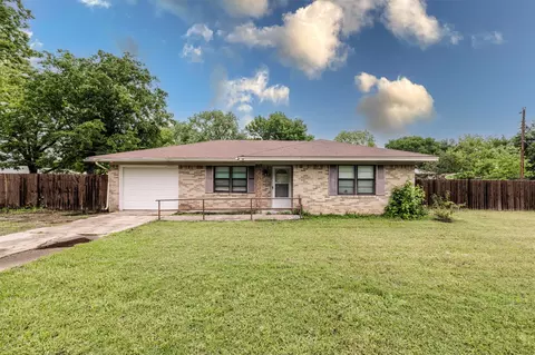 204 E 2nd St, Quinlan, TX 75474