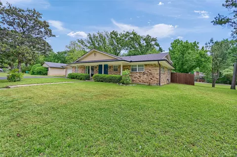 2805 Windsor Dr, Sherman, TX 75092