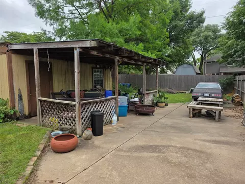 Exterior - 513 Augustine Dr, Euless, TX 76039 photo 2 of 3