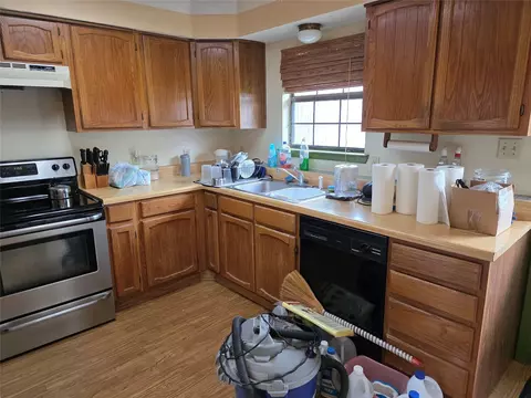 Kitchen - 513 Augustine Dr, Euless, TX 76039 photo 1 of 1