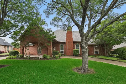 3509 Brookside Ct, Bedford, TX 76021