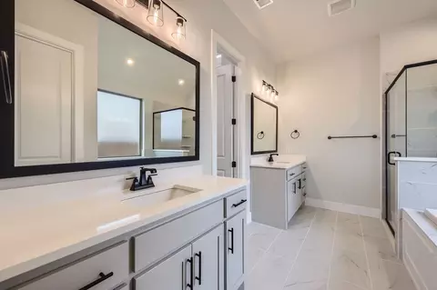 Bath - 11508 Ely Pl, Haslet, TX 76052 photo 2 of 4