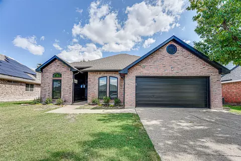 144 Woodcreek Dr, Rockwall, TX 75032