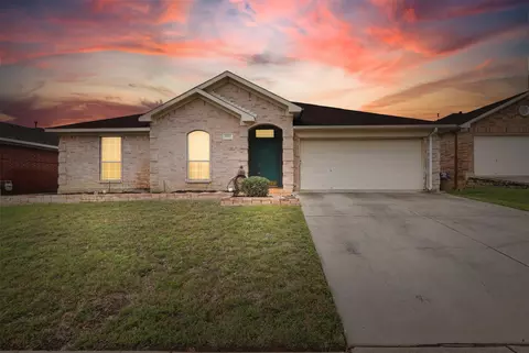 5005 Vaquero Dr, Arlington, TX 76017