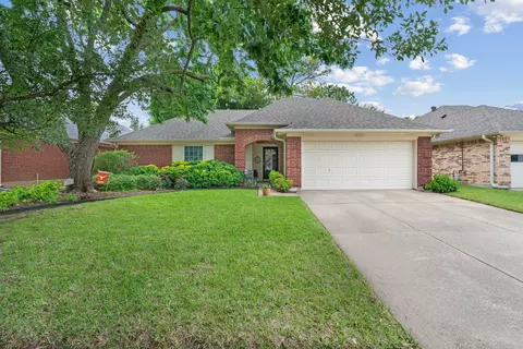 5502 Misty Crest Dr, Arlington, TX 76017