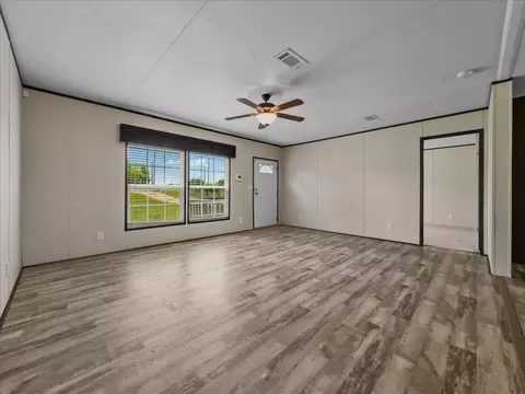 404 W Sam Rayburn Dr, Ector, TX 75439 photo 6