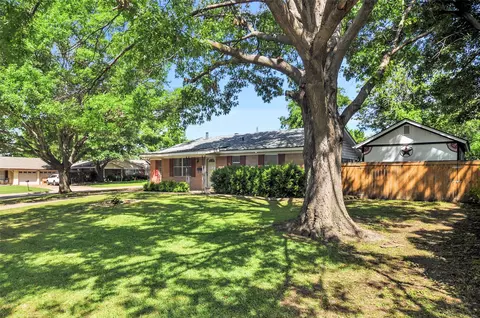 218 Vernon Castle Ave, Benbrook, TX 76126