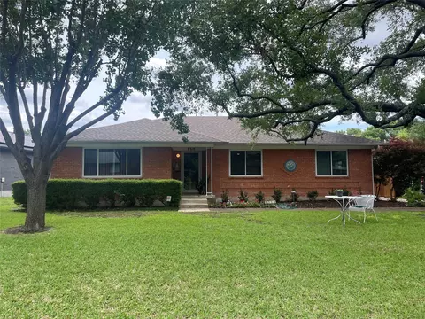 8318 Banquo Dr, Dallas, TX 75228