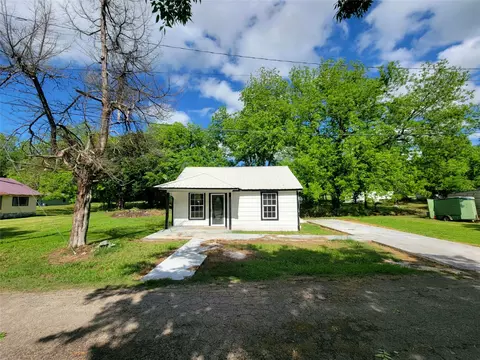 501 S Columbia St, Clarksville, TX 75426