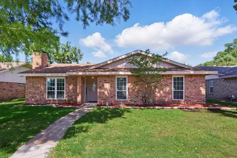 215 Edgewood Dr, Coppell, TX 75019