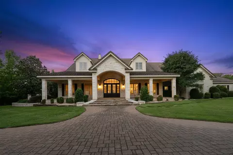 1020 Canyon Trl, Mcgregor, TX 76657