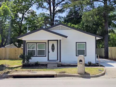 911 Murdock Rd, Dallas, TX 75217