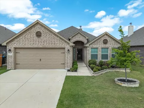 1713 Victoria Dr, Fort Worth, TX 76131