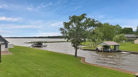 130 Rhondas Row, Kemp, TX 75143