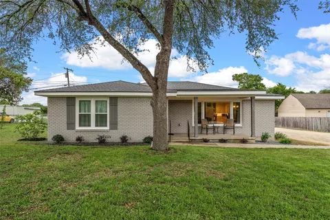 420 Santa Fe Dr, Woodway, TX 76712