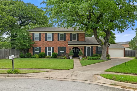 3113 Manchester Ct, Bedford, TX 76021
