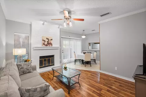 2101 Saint Michaels Dr #109, Arlington, TX 76011