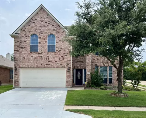 5737 Minnow Dr, Fort Worth, TX 76179