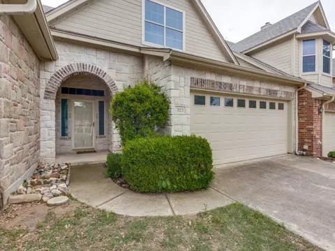 323 Emma Call Ct, Decatur, TX 76234