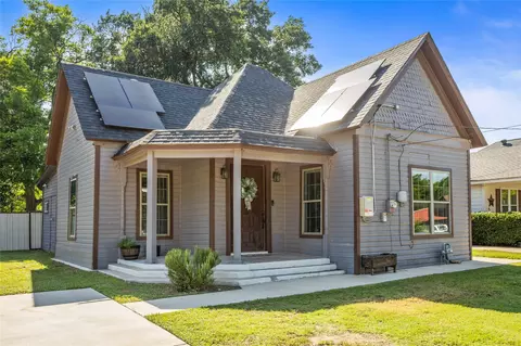 741 N Robinson St, Cleburne, TX 76031