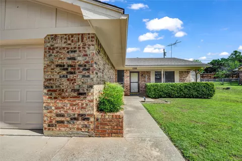 1208 Kay Dr, Weatherford, TX 76086