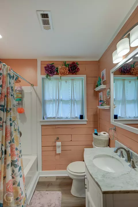 Bath - 1102 Rathbun St, Minden, LA 71055 photo 1 of 3