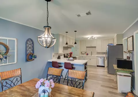 Dining - 1102 Rathbun St, Minden, LA 71055 photo 1 of 1