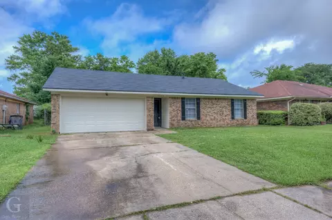 9306 Sandalwood Dr, Shreveport, LA 71118