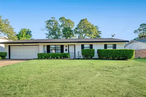 2725 Hubbard St, Paris, TX 75460