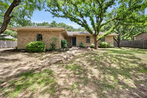 5711 Trail Lake Dr, Arlington, TX 76016
