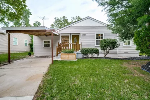 2839 Ruidosa Ave, Dallas, TX 75228