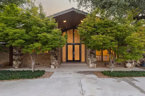 5511 Royal Ln, Dallas, TX 75229