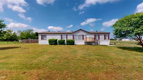 817 Kaufman St, Scurry, TX 75158